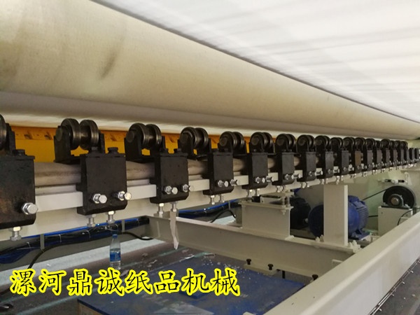 壓邊紋衛(wèi)生紙復(fù)卷機